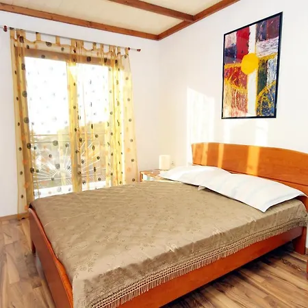 Lägenhet By The Sea - Novi Vinodolski - 5580