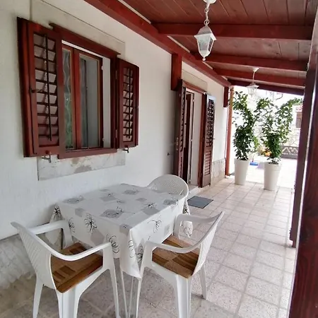 Lägenhet By The Sea - Novi Vinodolski - 5580